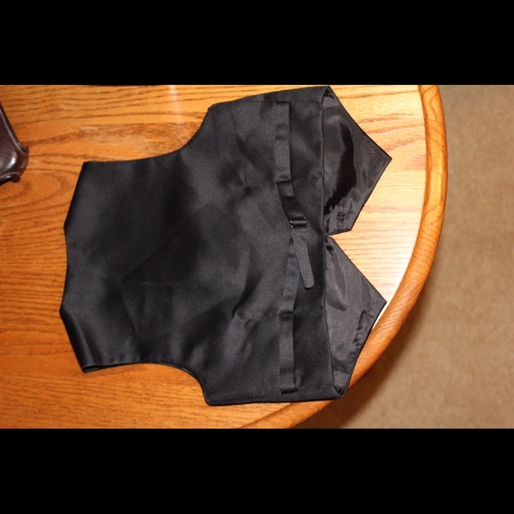 Size 1 year tux - Picture 3 of 3